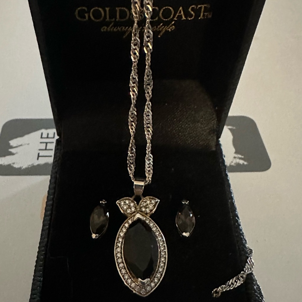 Black and Silver Necklace Set